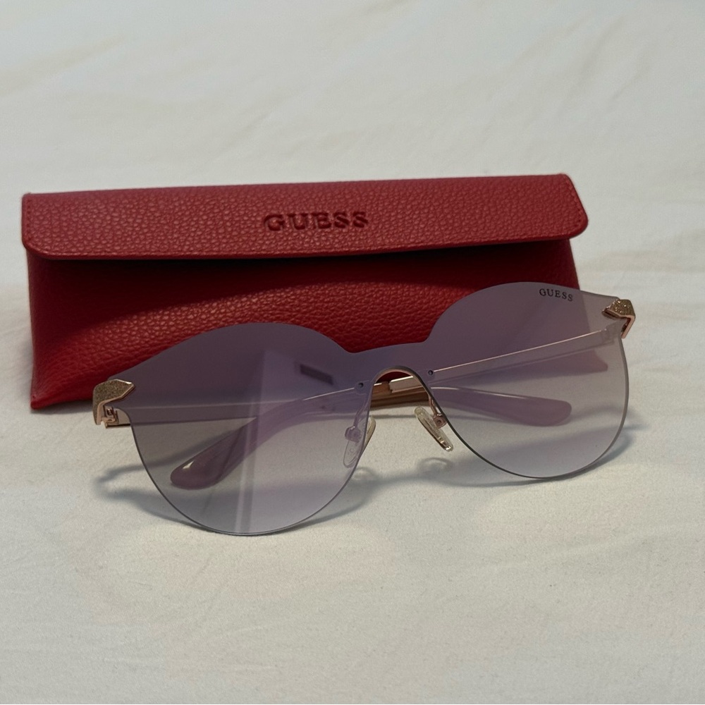 SUNGLASSES GUESS